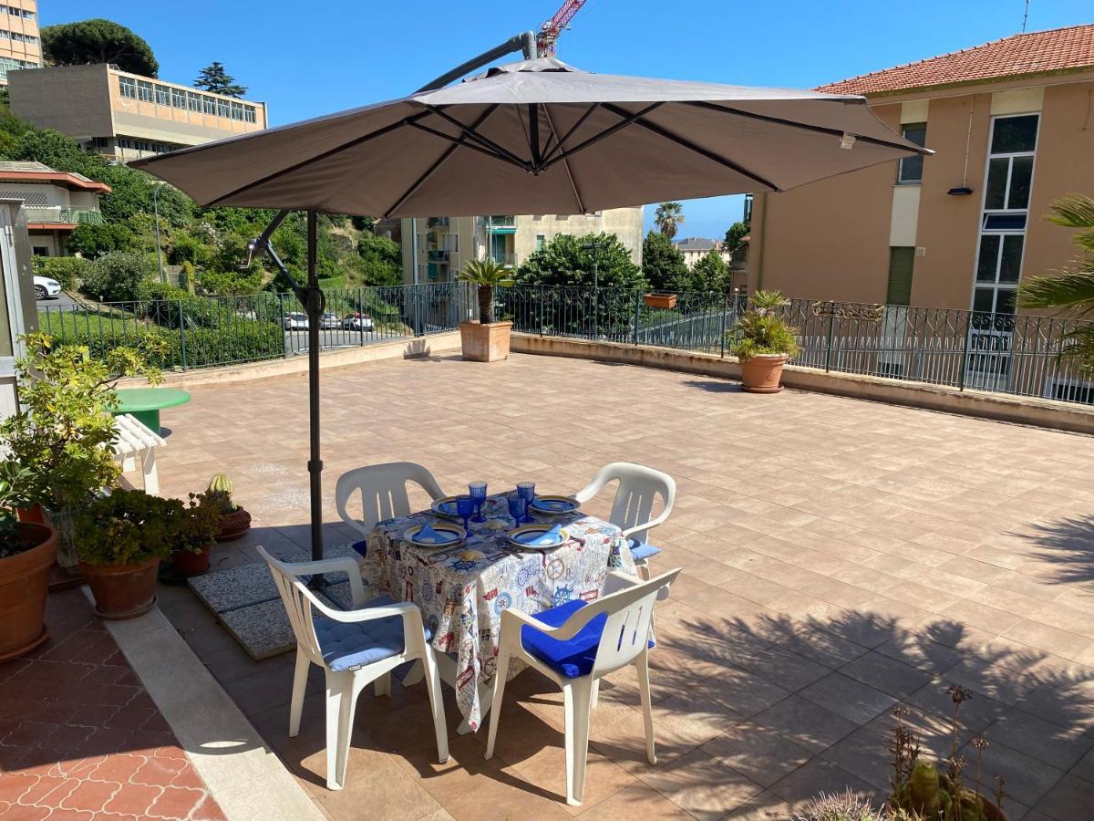 Vivi La Mia Liguria - Esclusivo Appartamento Con Terrazzo E Giardino Finale Ligure Exterior photo